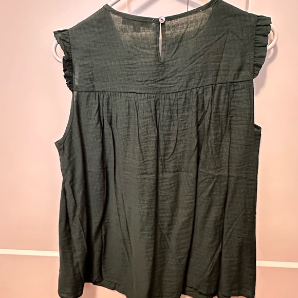L Love Gauze-like sleeveless Top - hunter green, Size M - Picture 2 of 5